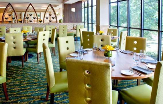 Riverbend Bar and Grill - Boston Marriott Newton Hotel