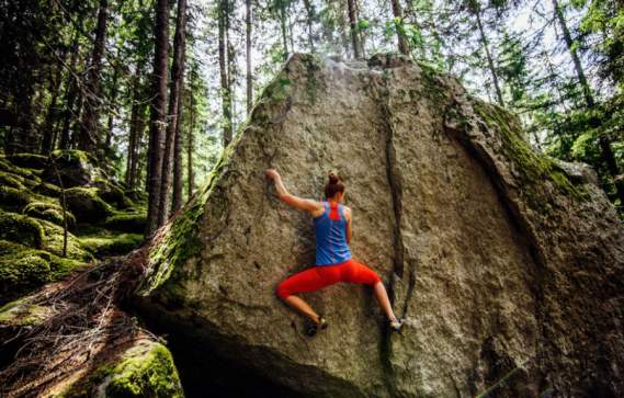 Bouldering in Quincy Quarries Reservation